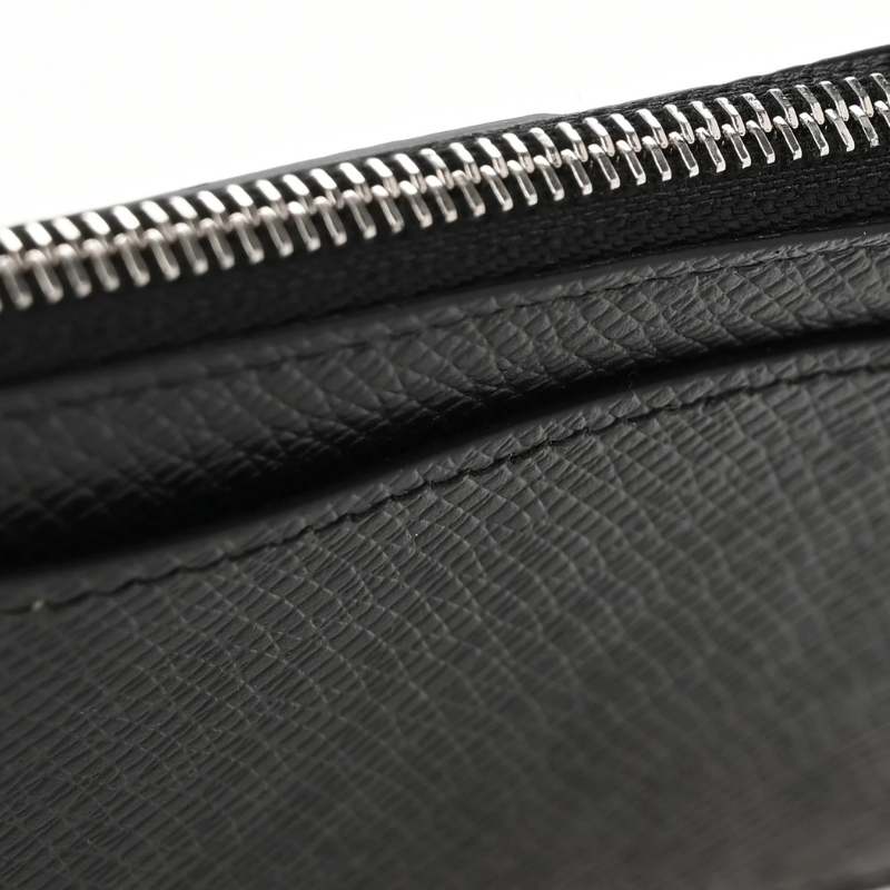 Louis Vuitton Taigarama Card Holder - Black