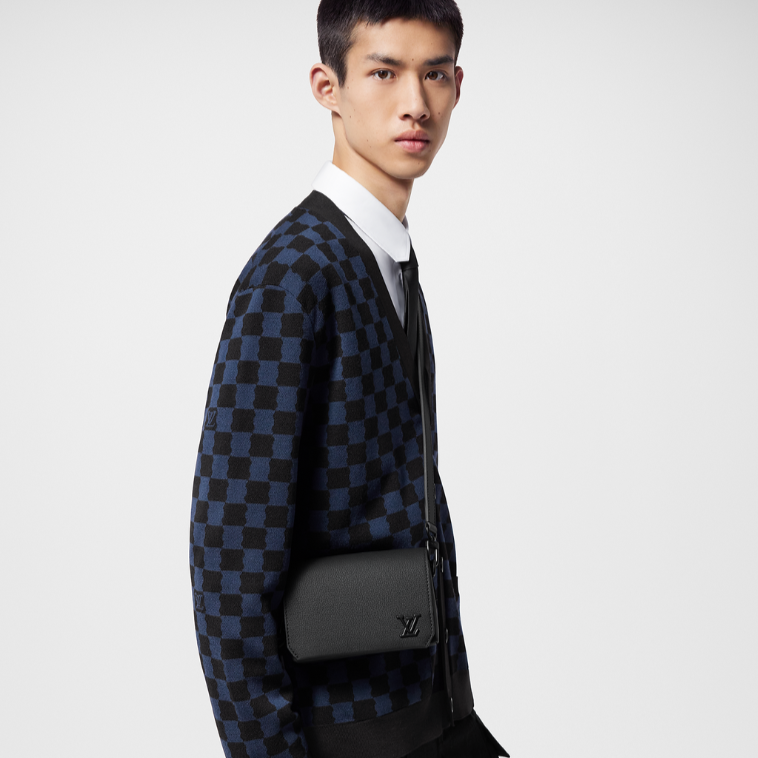 Louis Vuitton Fastline Wearable Wallet - Black