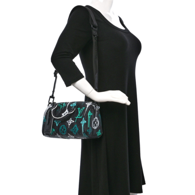 Louis Vuitton Monogram Eclipse Graffiti Keepall Bandoulière 25 Shoulder Bag -  Green Lights