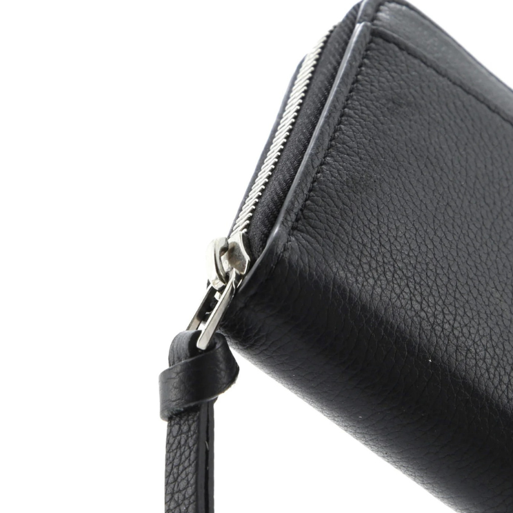 Louis Vuitton Capucines Taurillon Leather Long Wallet - Black