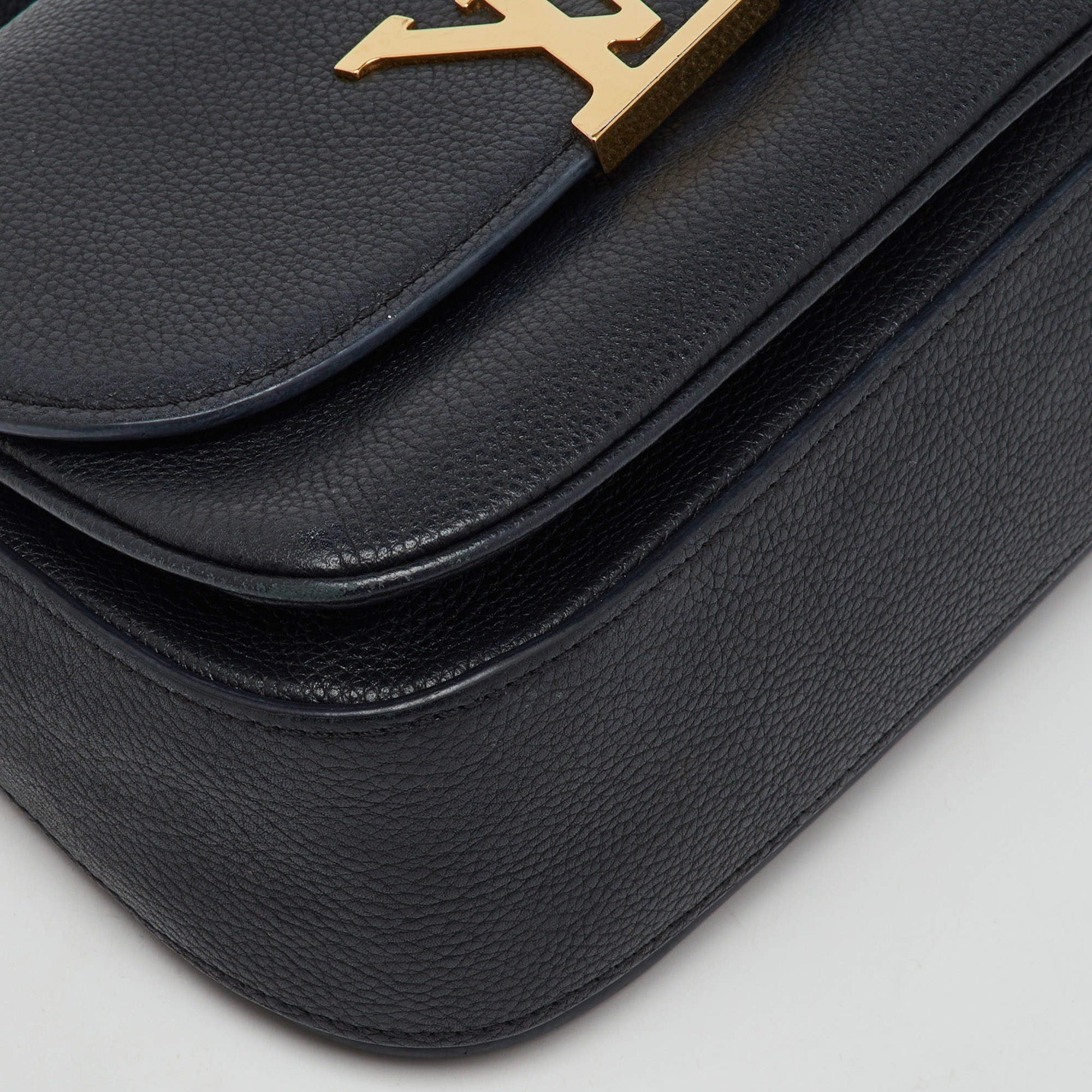 Louis Vuitton Neo Vivienne Handbag - Black