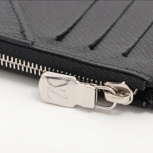 Louis Vuitton Taigarama Card Holder - Black